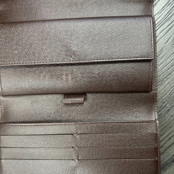 Louis Vuitton wallet with checkbook insert, credit card slots - Picture 2 of 2